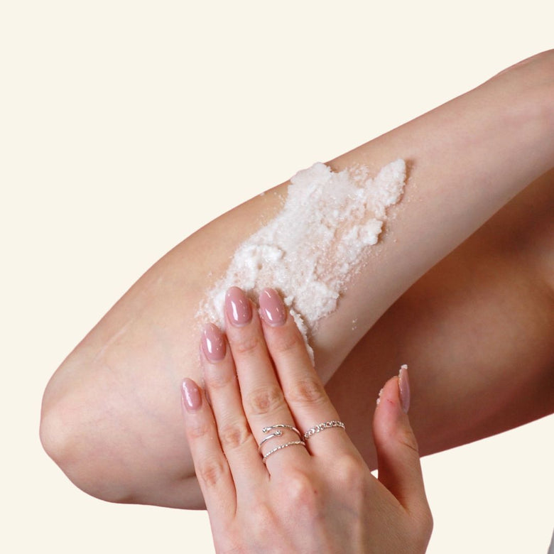 Salty Body Scrub [Mango] – saltskrubb